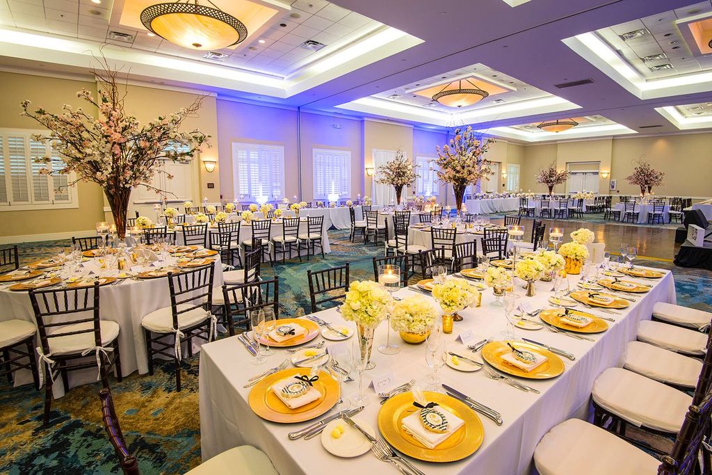 Date Unknown_HWK_Wedding_Overseas Ballroom_Overseas Ballroom_lh8Cr3aU (1)_Unknown Photographer