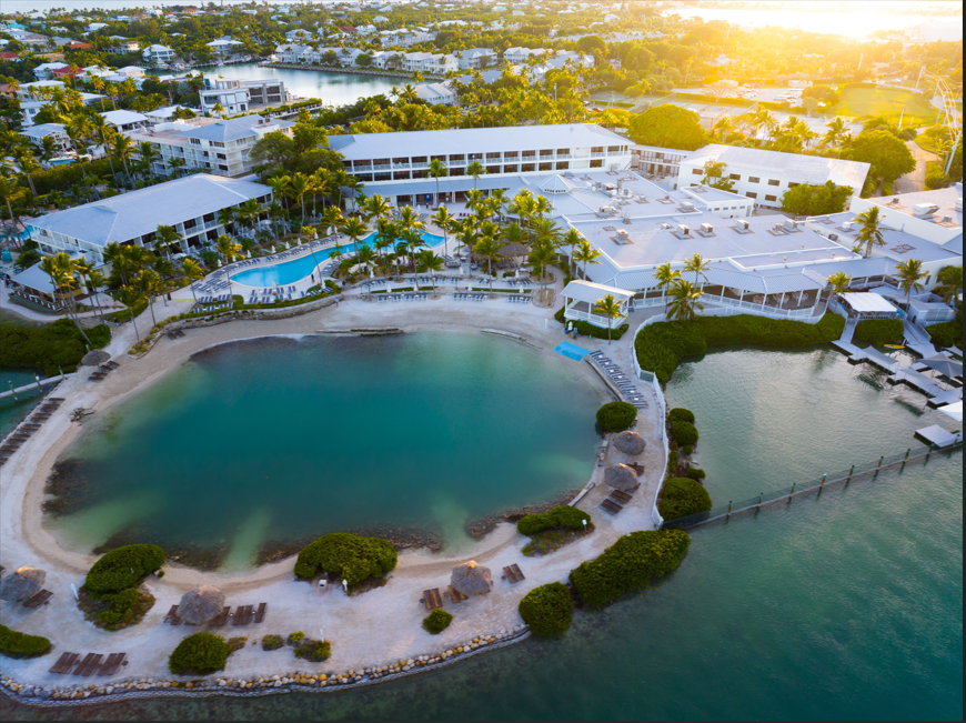 Resort-Hero Rooms and Lagoon